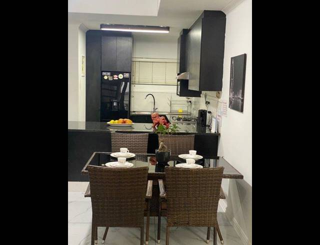 2 BEDROOM APARTMENT FOR SALE IN UMHLANGA RIDGE